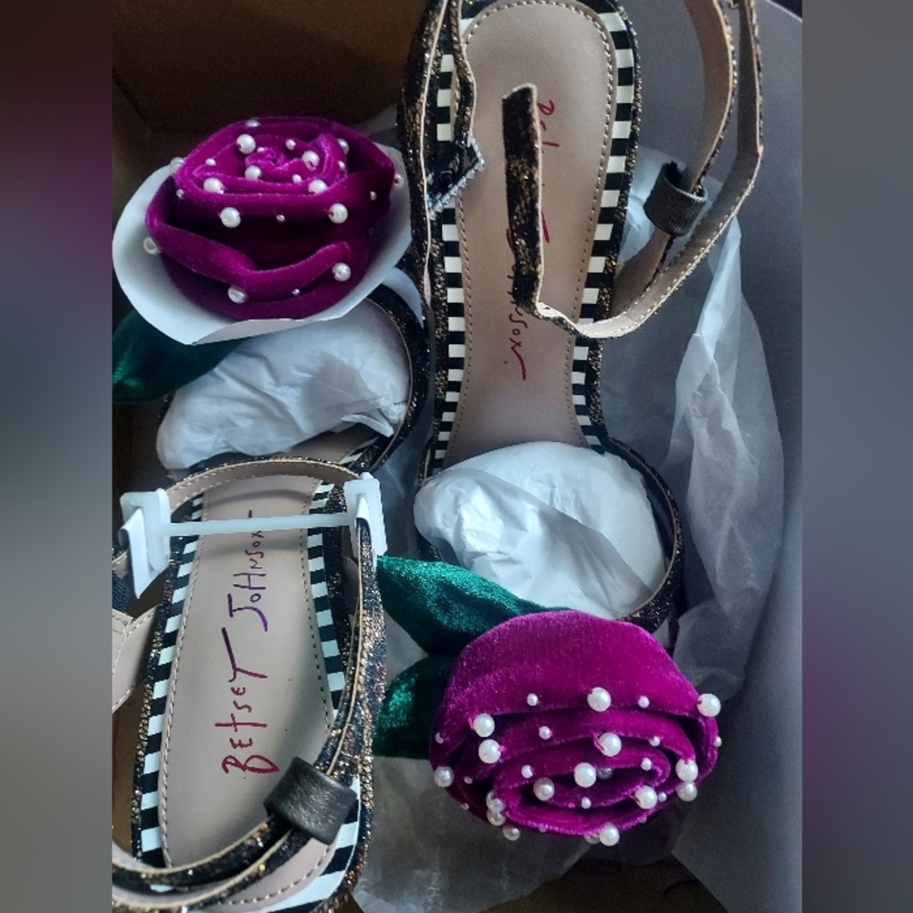 Betsey Johnson Carlos Kitten Heels